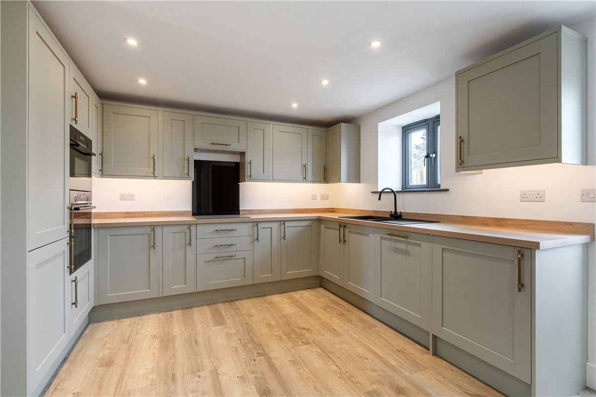 4 bedroom Cottage, Sycamore Barn, Camela Lane, Camblesforth, YO8 - Available, Image 2
