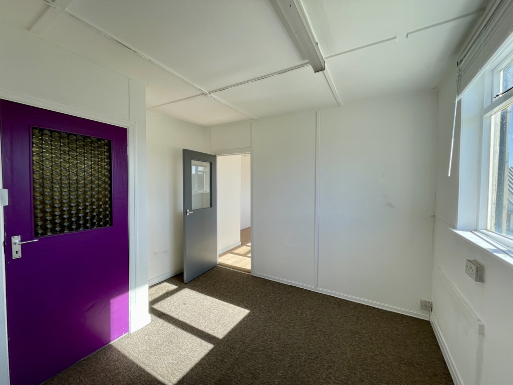 504 Sq Ft, West Tanfield, Ripon, HG4 - Available, Image 3