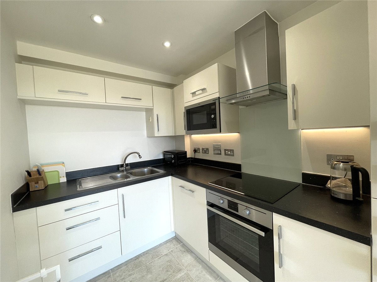 1 bedroom Flat, Park Way, Newbury, RG14 - , Image 4
