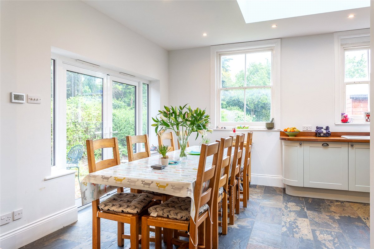 4 bedroom House, Reading Road, Sherfield-on-Loddon, RG27 - Available, Image 4