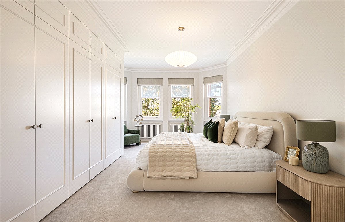 4 bedroom Flat, St Georges Court, Gloucester Road, SW7 - Available, Image 2