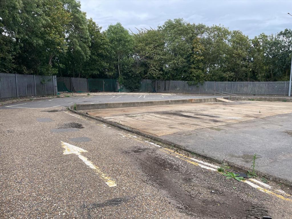 0.42 acres, Hatfield Road, Hatfield, AL9 - Available, Image 1