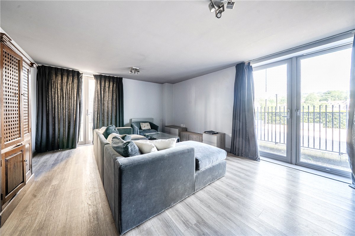 2 bedroom Flat, Percy Terrace, Bath, BA2 - Available, Image 7