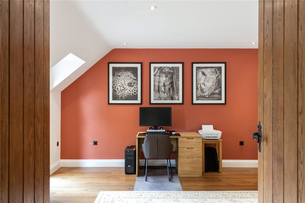 4 bedroom House, Broome Manor Lane, Swindon, SN3 - Sold STC, Image 16