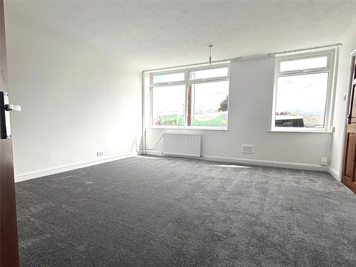 2 bedroom Flat, The Town, Dewsbury, WF12 - Available, Image 3