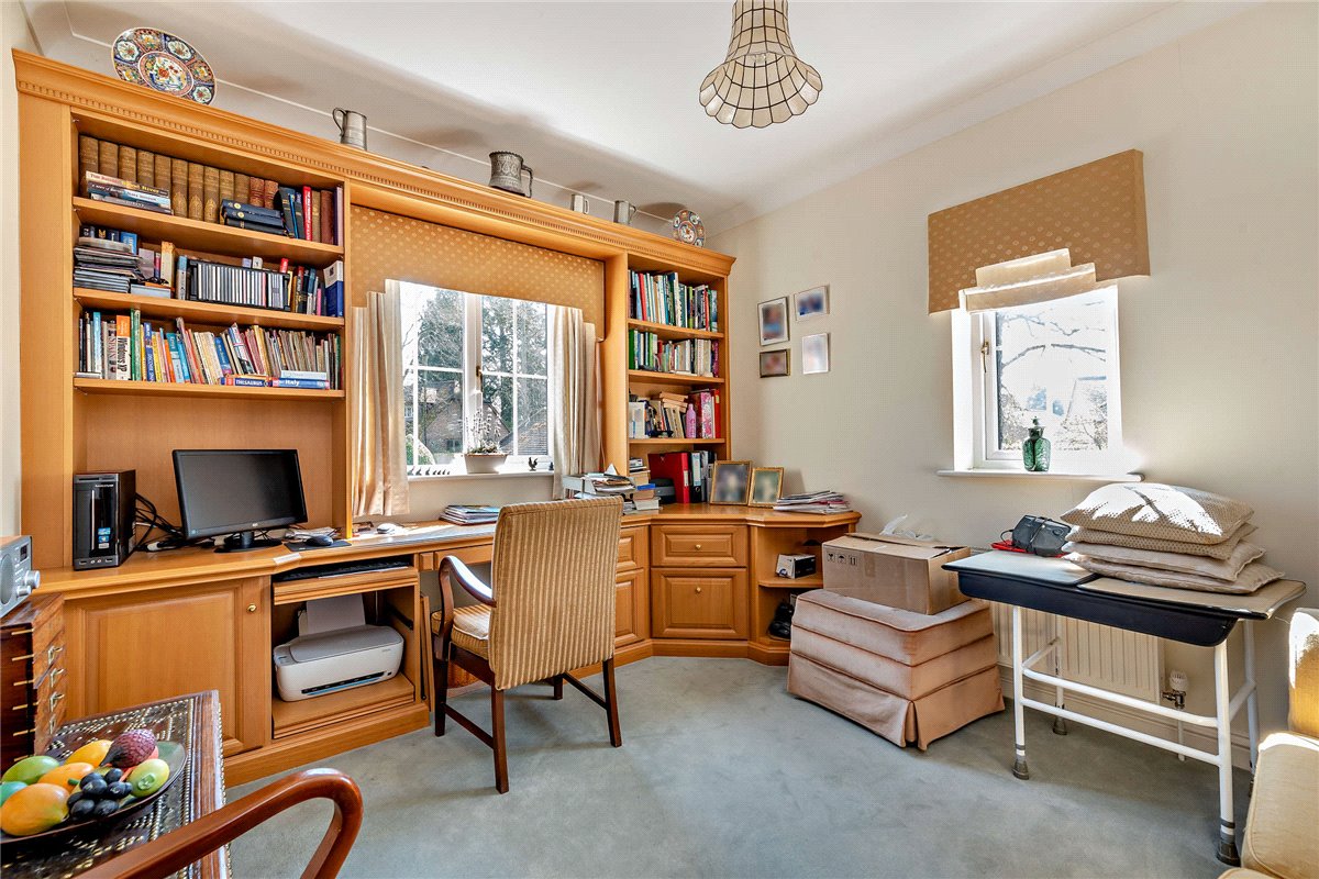 3 bedroom Flat, Woodridge, Newbury, RG14 - Available, Image 4