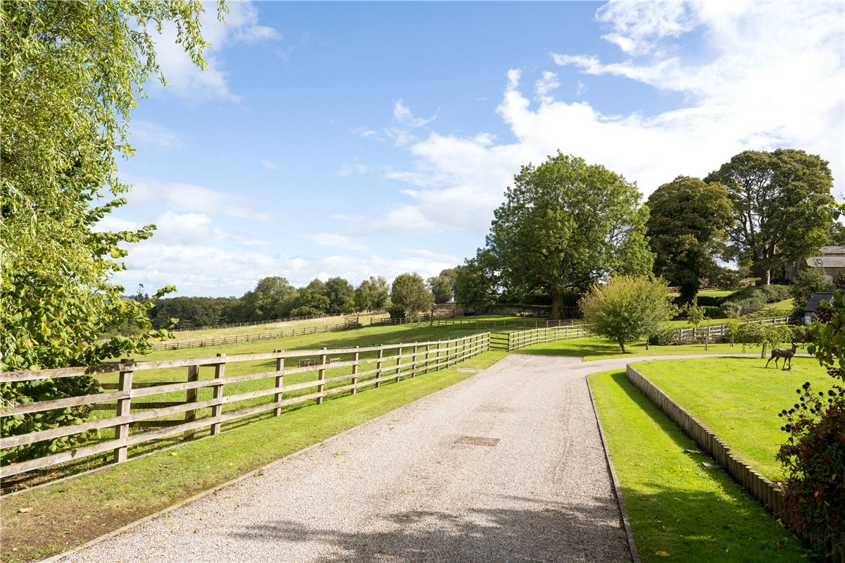 10 bedroom House, Felliscliffe, Harrogate, HG3 - Available, Image 32