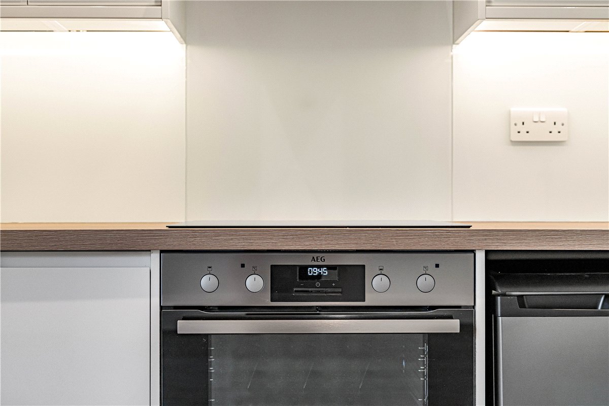 1 bedroom Flat, Walton Crescent, Oxford, OX1 - Available, Image 12