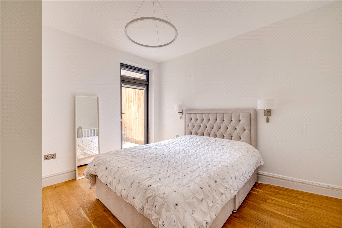 2 bedroom Flat, Astonville Street, London, SW18 - Available, Image 3