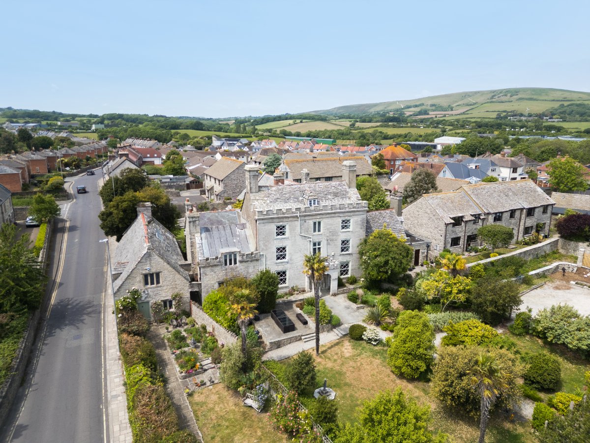 8 bedroom House, High Street, Swanage, BH19 - Available, Image 35