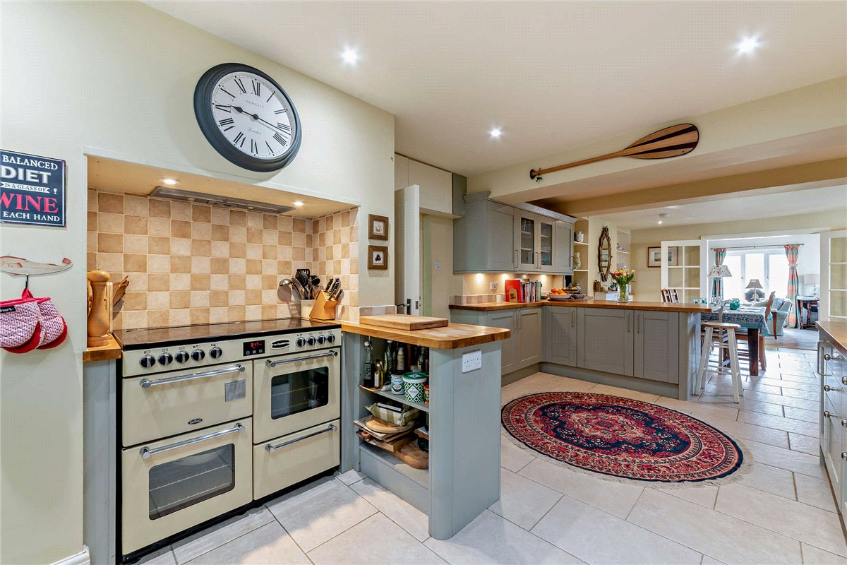 5 bedroom House, Burys Bank Road, Crookham Common, RG19 - Available, Image 22