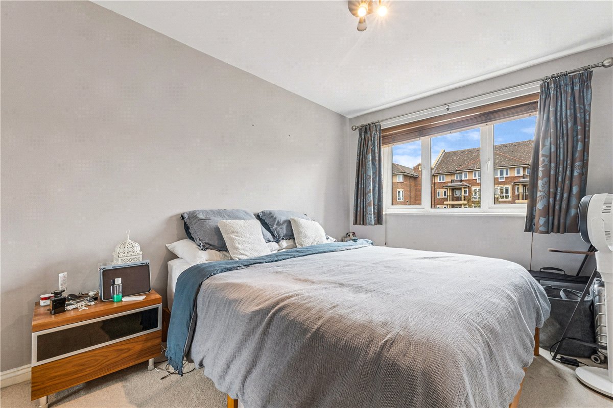 1 bedroom Flat, St. James's Drive, London, SW12 - Available, Image 9