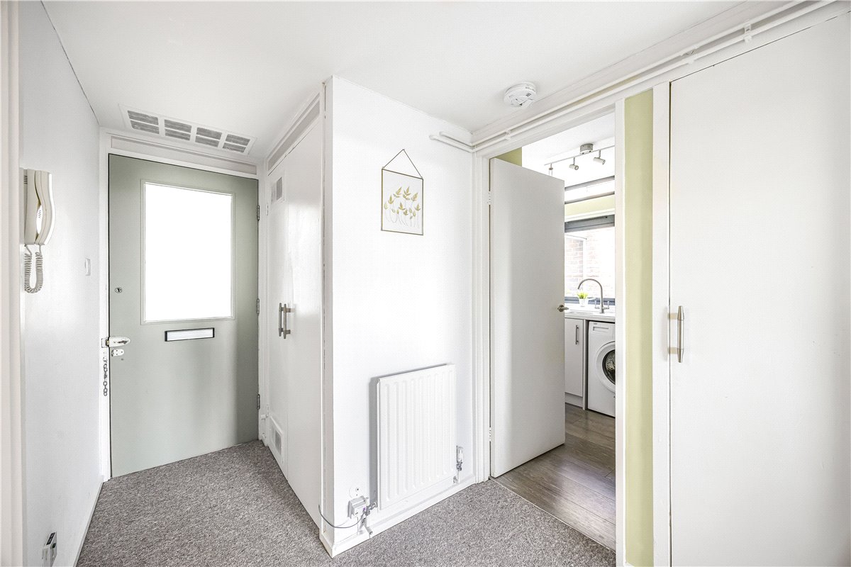 1 bedroom Flat, Middle Way, Oxford, OX2 - , Image 2