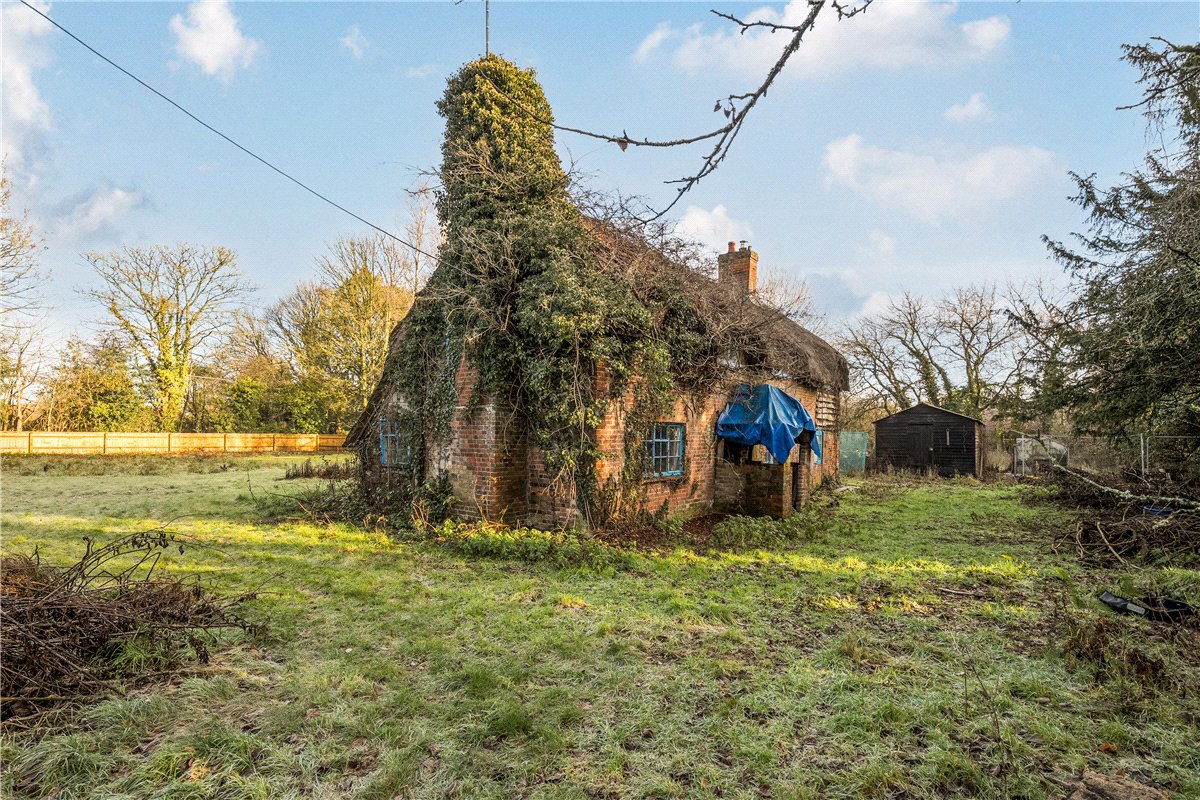 3 bedroom House, Westcourt, Burbage, SN8 - Sold STC, Image 14