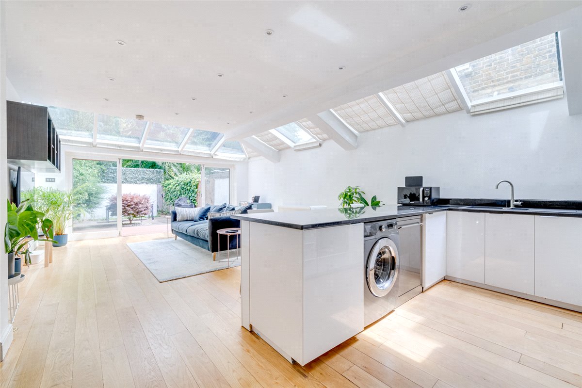 2 bedroom Flat, Woodlawn Road, London, SW6 - , Image 12