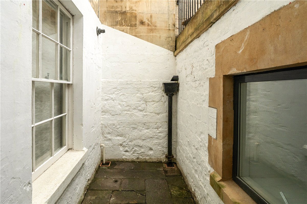1 bedroom Flat, Charlotte Street, Bath, BA1 - , Image 2