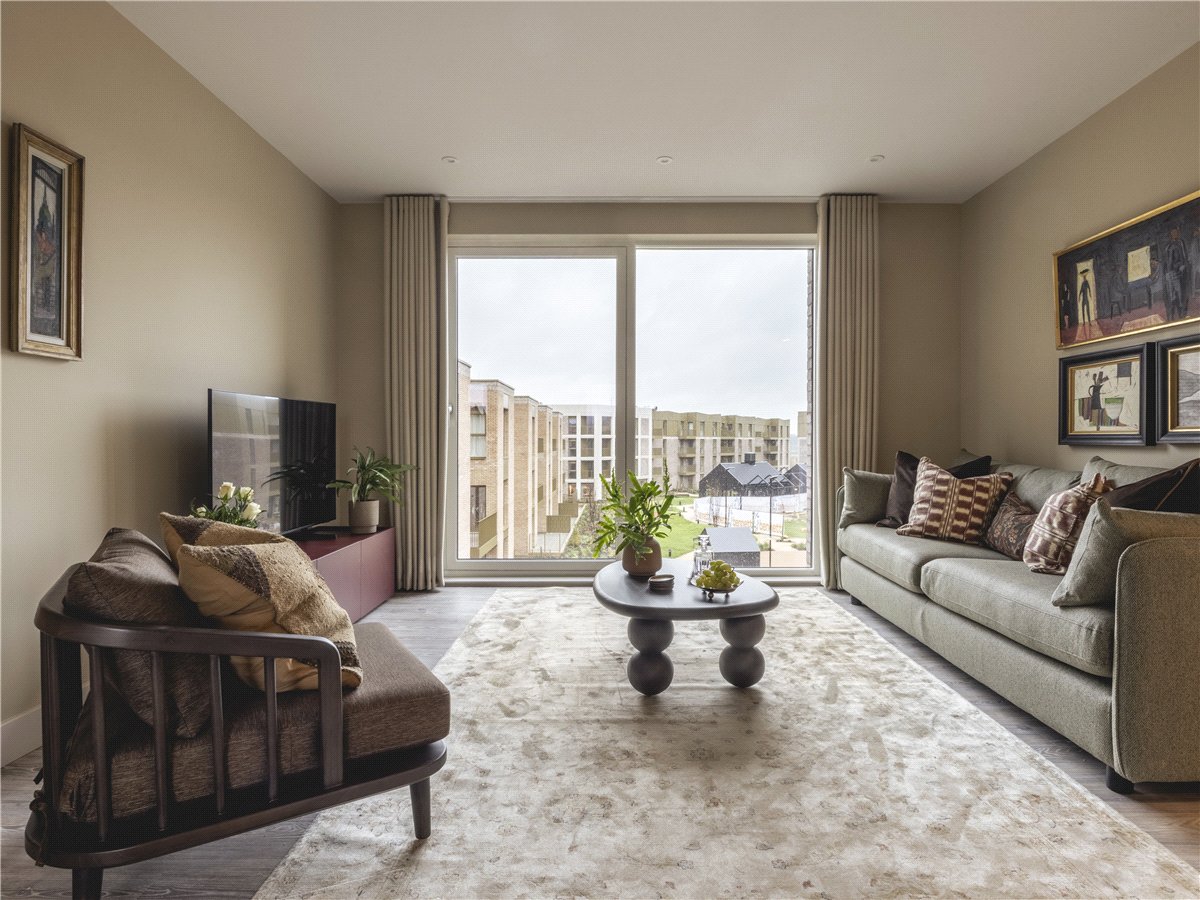 3 bedroom Flat, Milne Avenue, Cambridge, CB3 - Available, Image 2