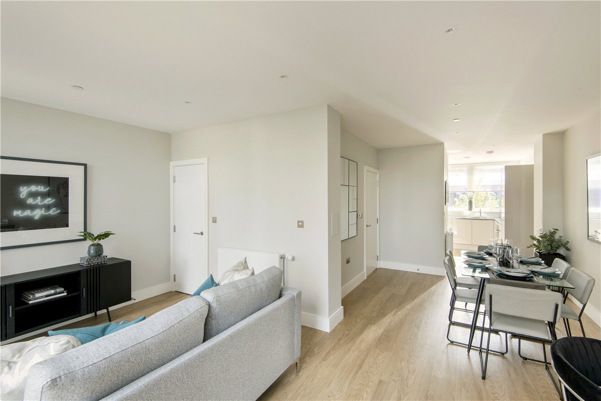 3 bedroom Maisonette, Greyhound Parade, Wimbledon Grounds, London, SW17 - Available, Image 5