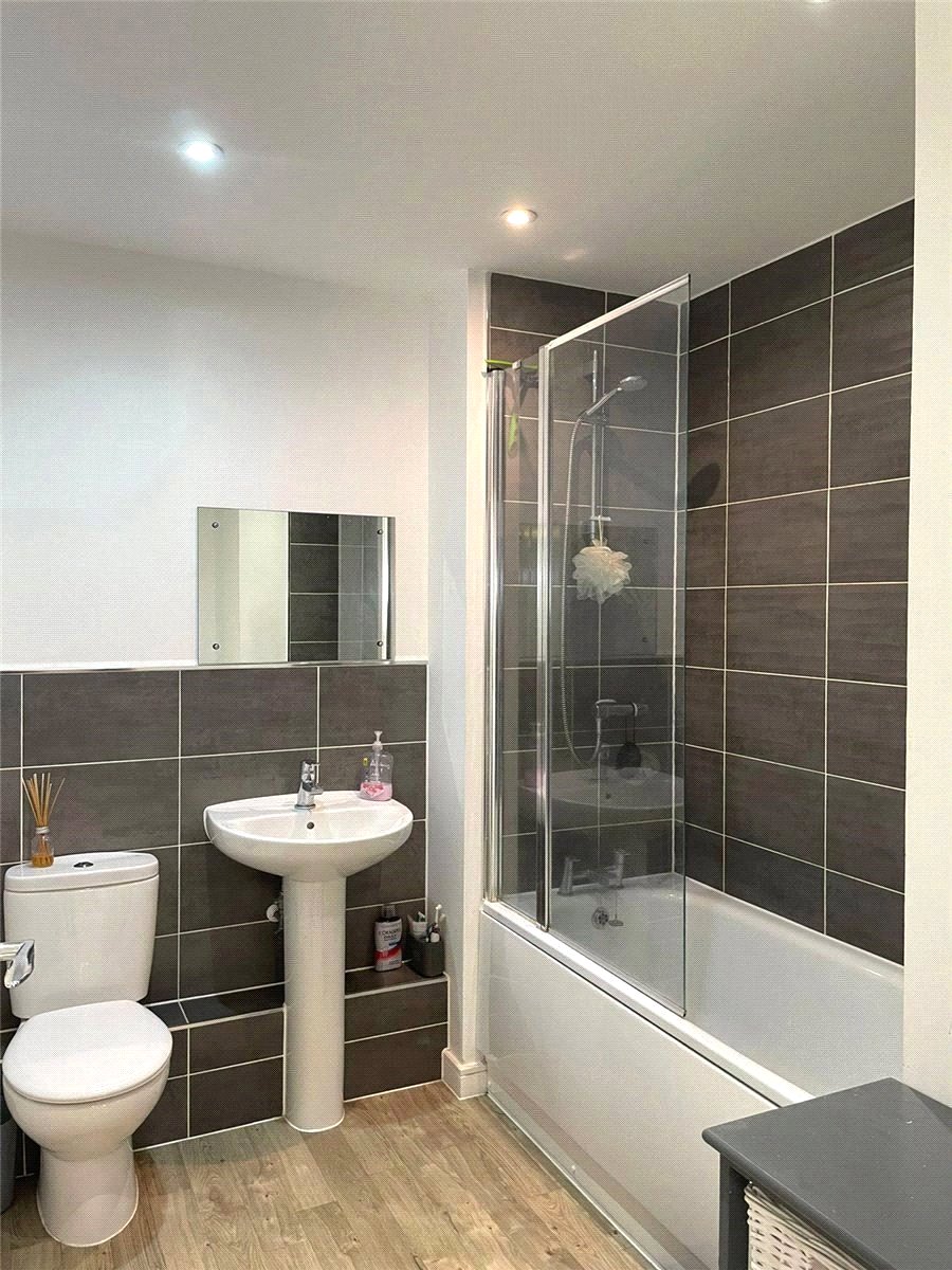 2 bedroom Flat, Thenford Way, Banbury, OX16 - , Image 3
