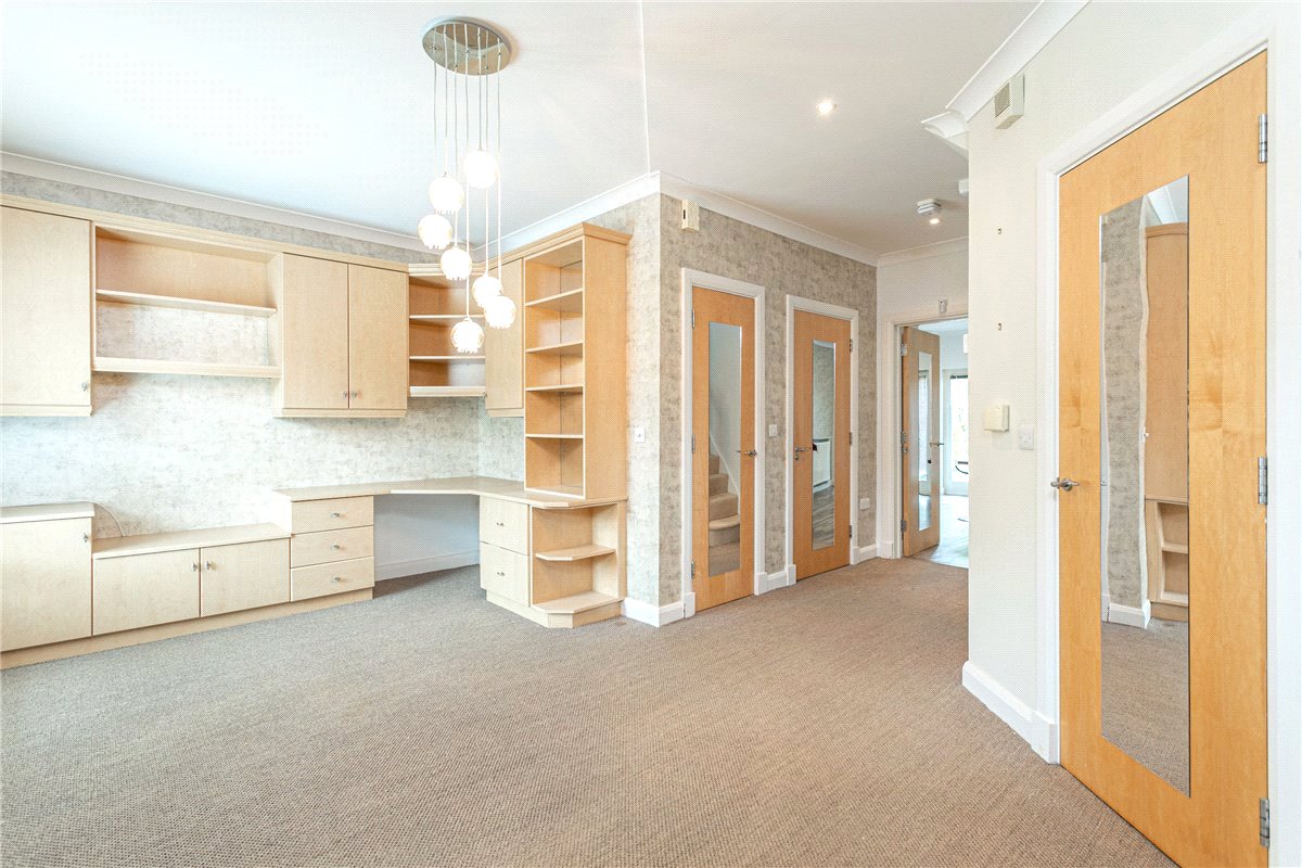 3 bedroom House, Arundel Wing, Tortington Manor, BN18 - Available, Image 7