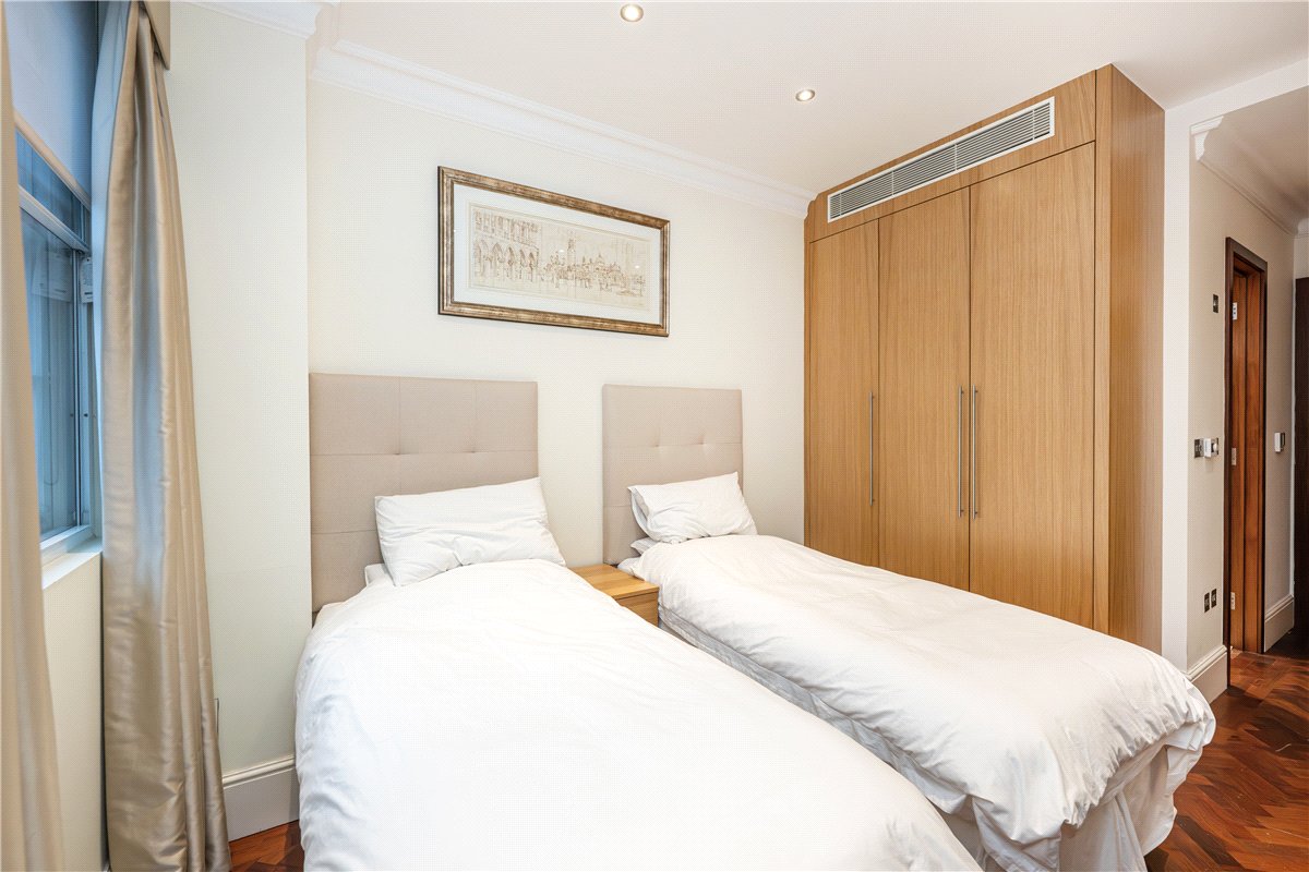 2 bedroom Flat, Grosvenor Square, Mayfair, W1K - Available, Image 9