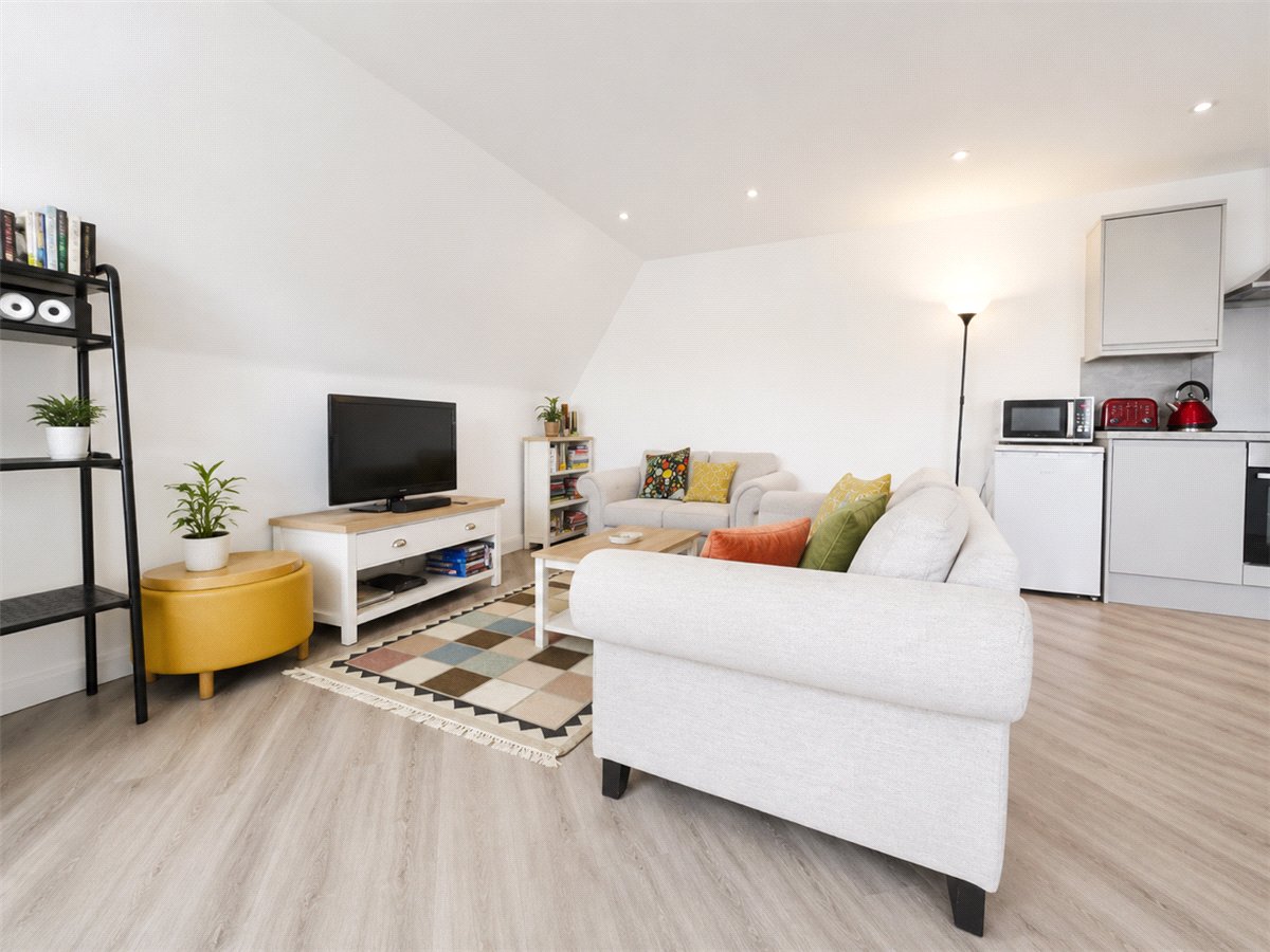 1 bedroom Flat, New Lane, Havant, PO9 - , Image 2