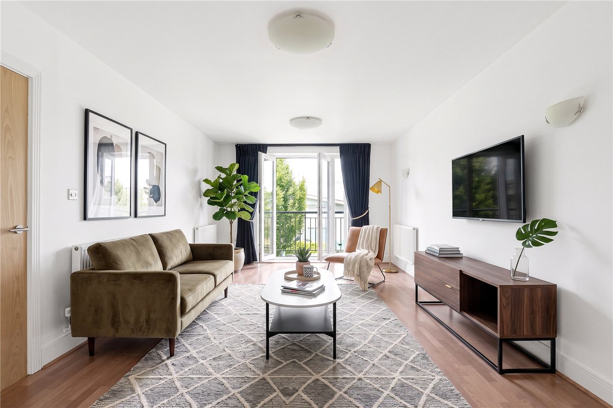 2 bedroom Flat, Pavilion Square, London, SW17 - Available