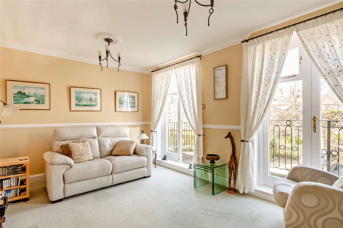 4 bedroom House, Queens Gate, Harrogate, HG1 - Available, Image 1