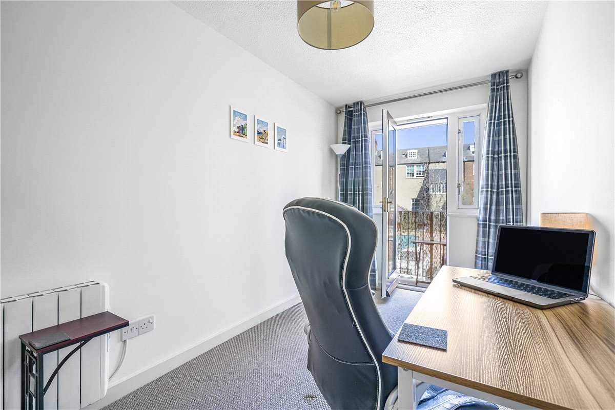 2 bedroom Flat, The Chilterns, Gloucester Green, OX1 - , Image 9
