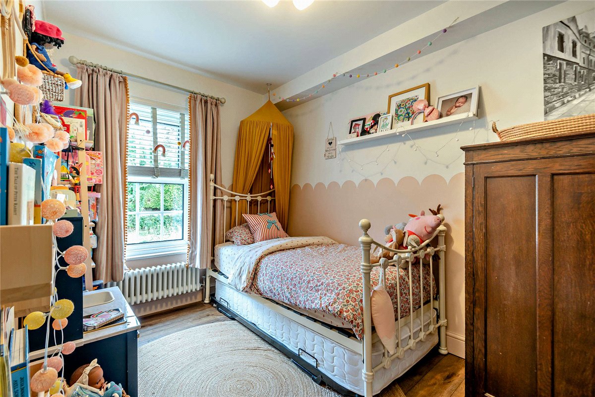 2 bedroom House, Pear Tree Lane, Newbury, RG14 - Available, Image 13