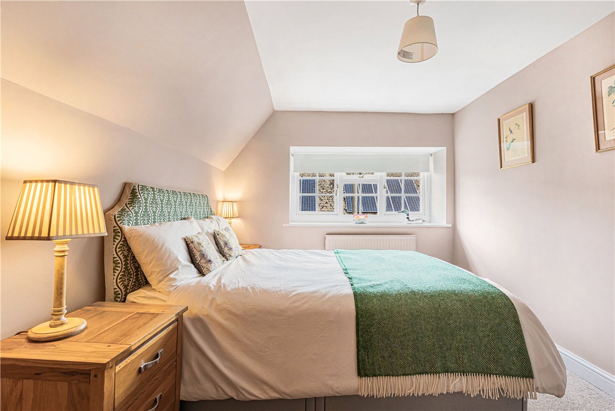 4 bedroom Cottage, New Road, Bampton, OX18 - Available, Image 18