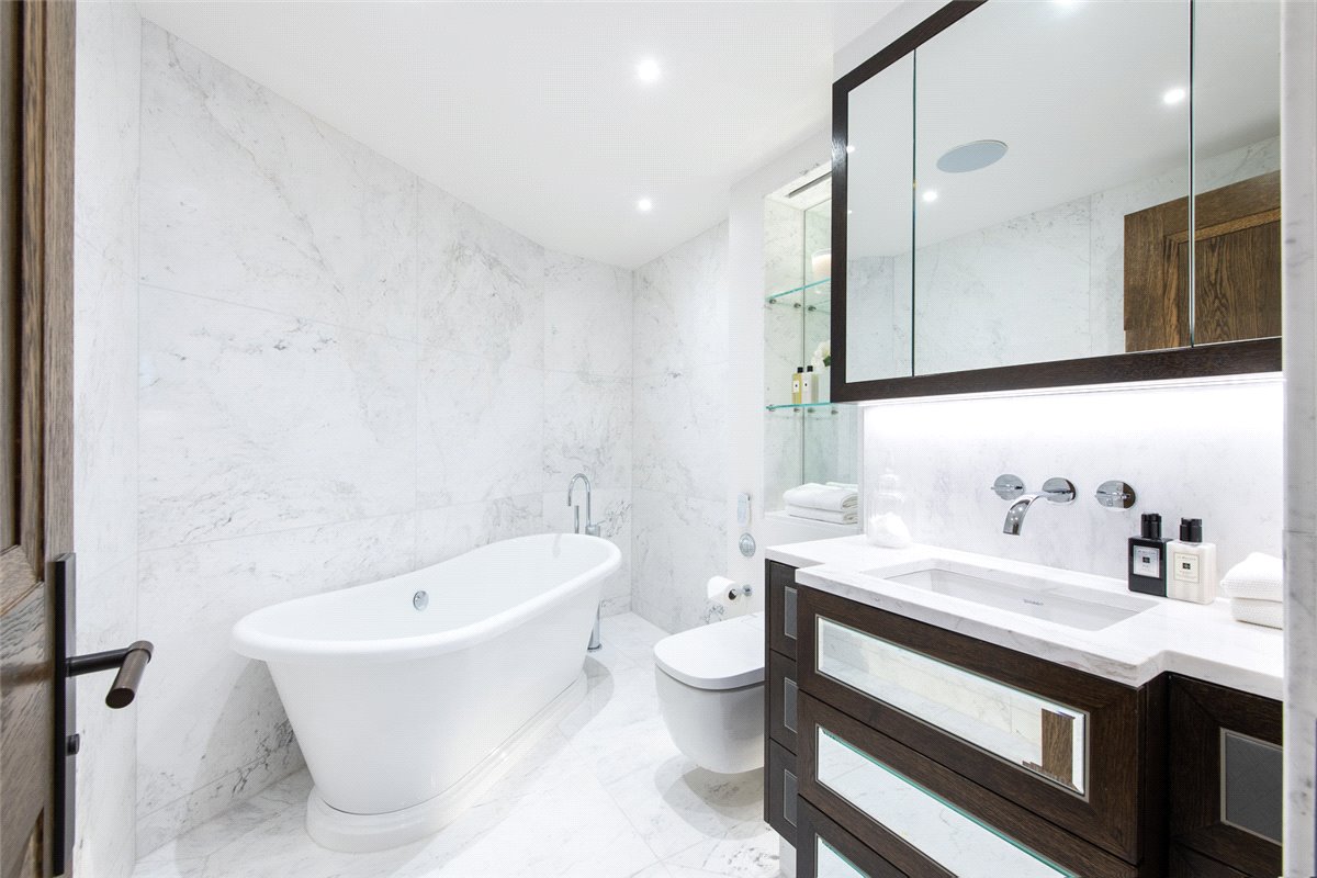 2 bedroom Maisonette, Prince Of Wales Terrace, Kensington, W8 - Available, Image 12