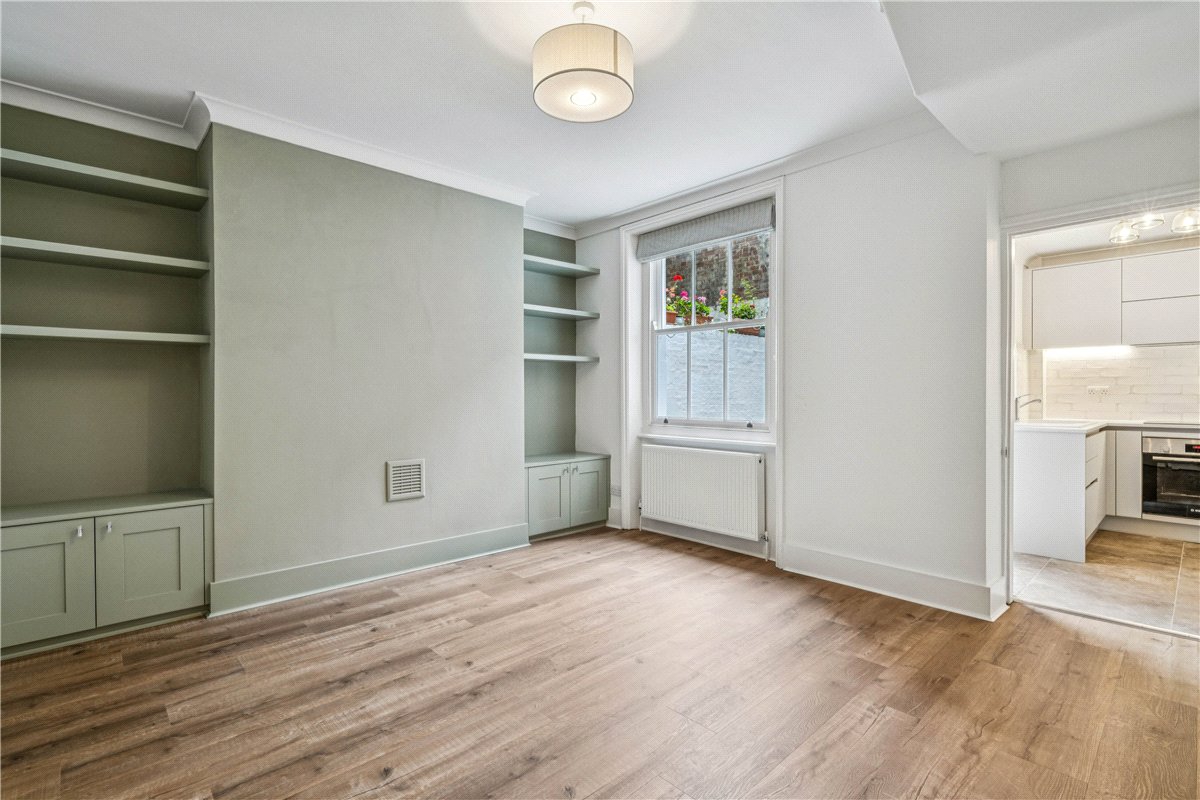 3 bedroom Flat, Westcroft Square, London, W6 - Available