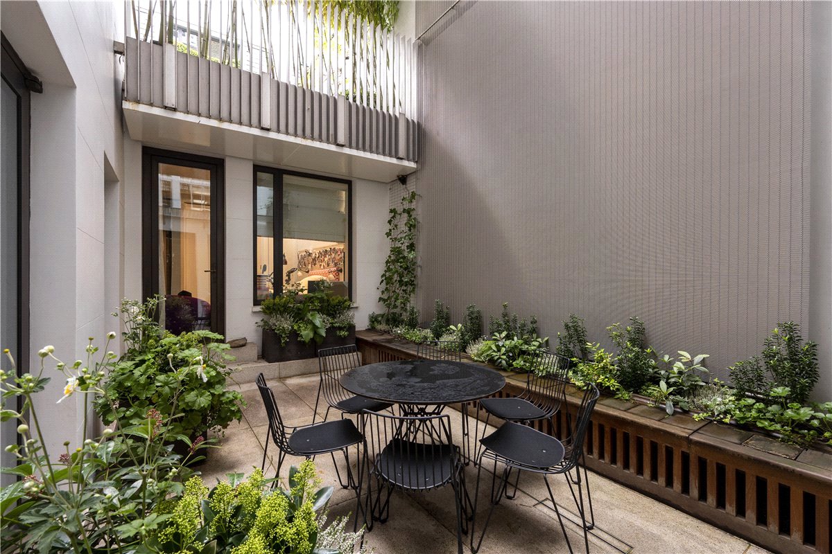 6 bedroom Flat, Eaton Place, Belgravia, SW1X - Available, Image 2