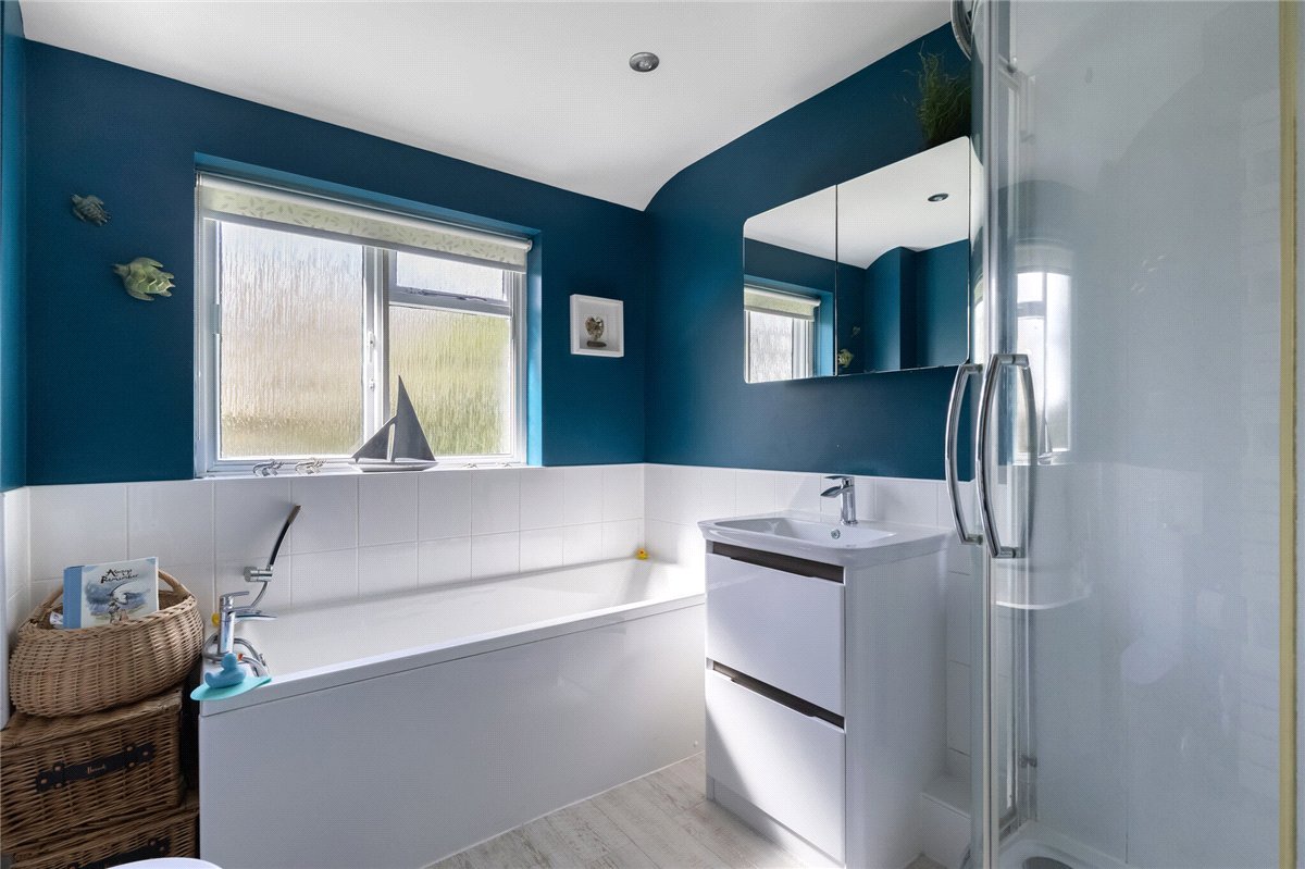 3 bedroom House, Park Lane, Cherhill, SN11 - Available, Image 11