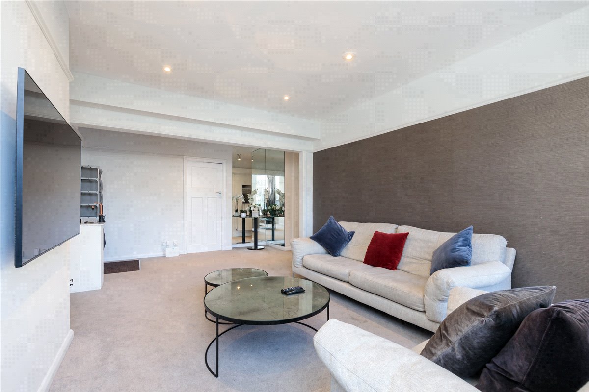3 bedroom Flat, Seymour Place, Marylebone, W1H - Available