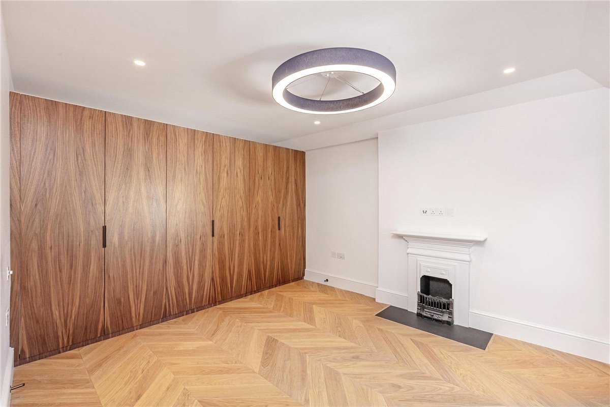 2 bedroom Flat, Weymouth Mews, Marylebone, W1G - Available, Image 3