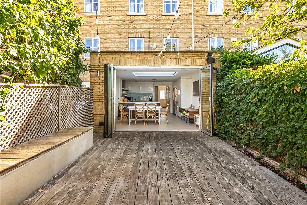 3 bedroom House, Bevin Square, London, SW17 - Available, Image 2