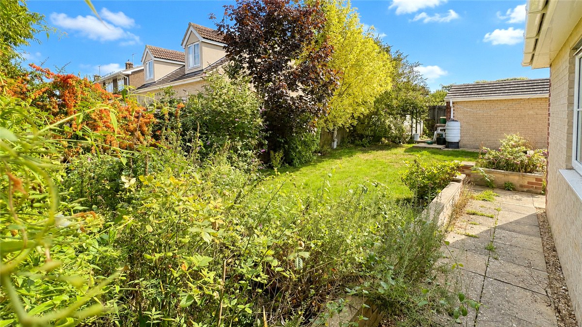 4 bedroom Bungalow, High Street, Longstanton, CB24 - Available, Image 15