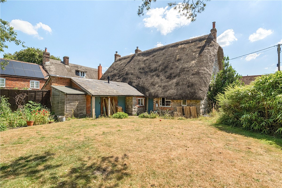 3 bedroom House, East Kennett, Marlborough, SN8 - Available, Image 2