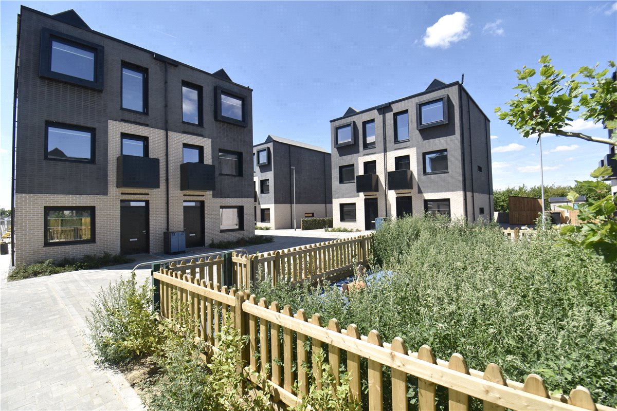 3 bedroom House, Lockhart Way, Northstowe, CB24 - 