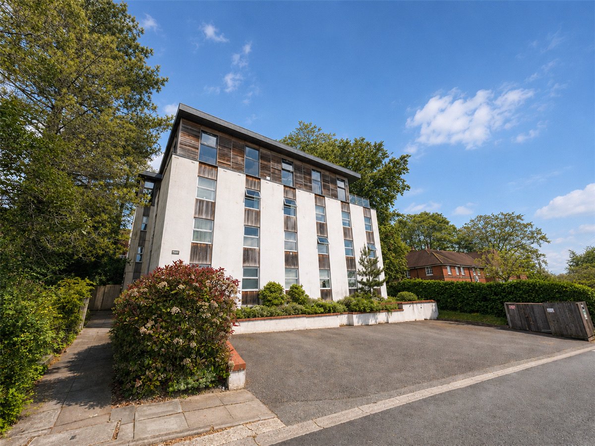 2 bedroom Flat, Sparkford Road, Winchester, SO22 - 