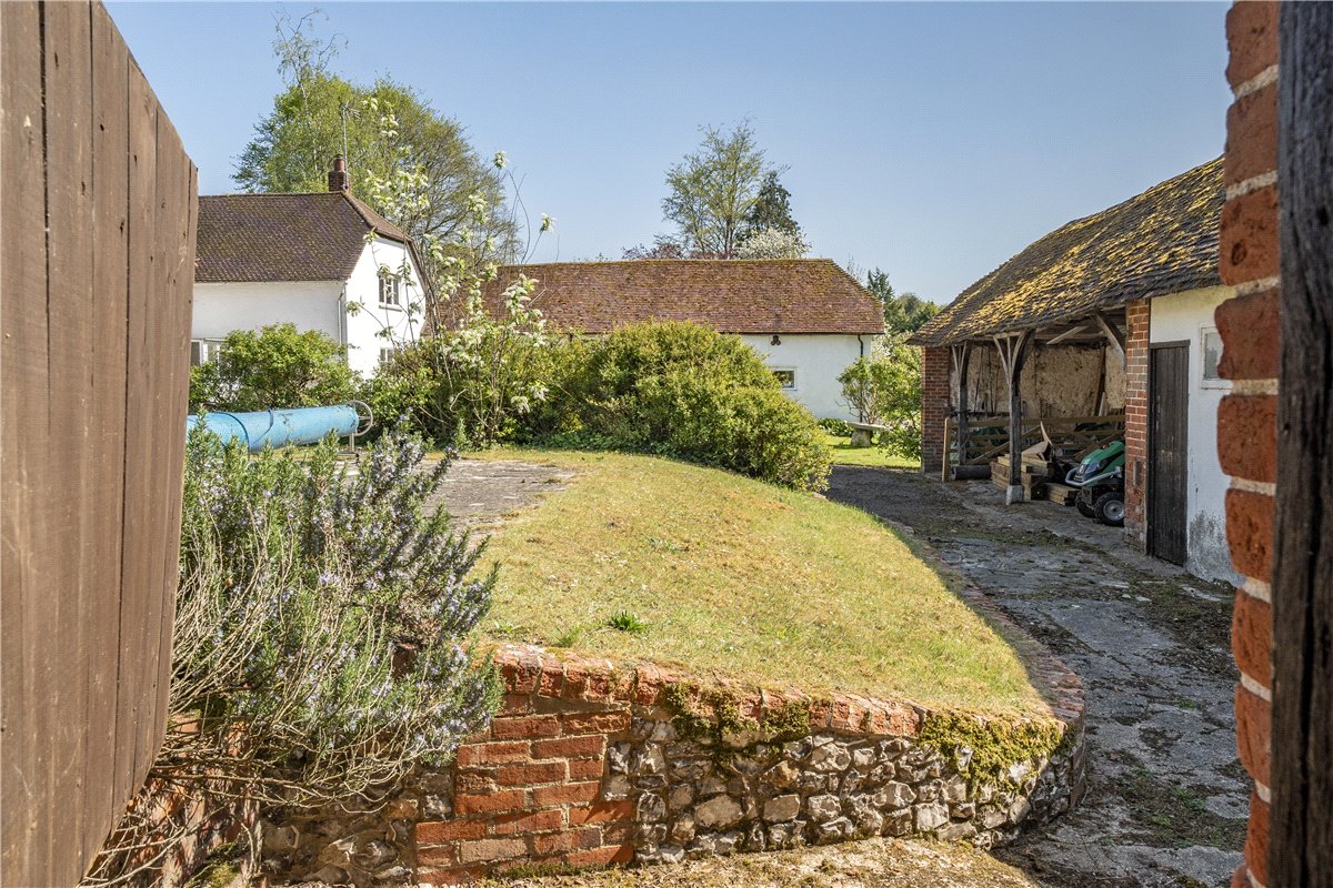 4 bedroom House, Farley Street, Nether Wallop, SO20 - Available, Image 7