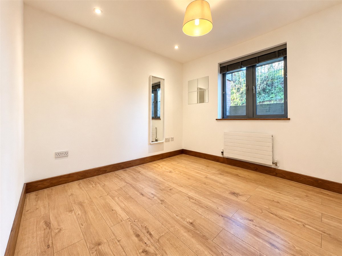 2 bedroom Flat, Highcliffe Road, Winchester, SO23 - Available, Image 7