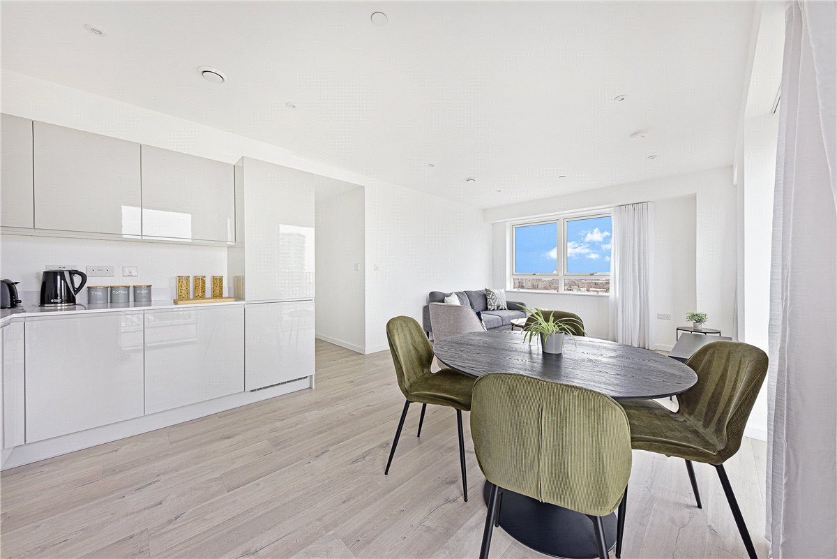 2 bedroom Flat, Heartwell Avenue, London, E16 - , Image 10