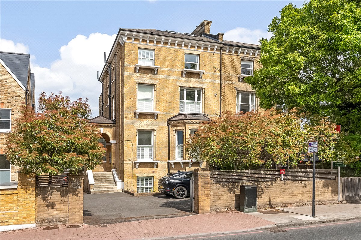 1 bedroom Flat, Trinity Road, London, SW17 - Available