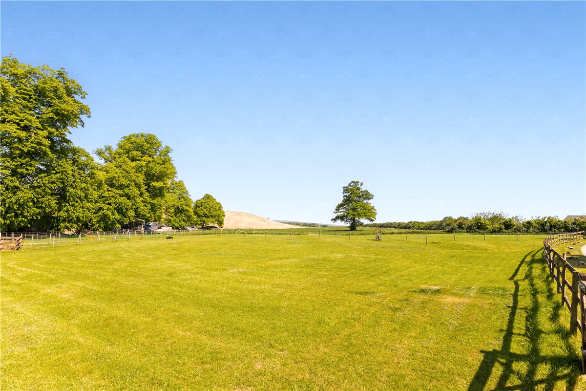 4 bedroom House, Russley Park, Baydon, SN8 - Sold, Image 2