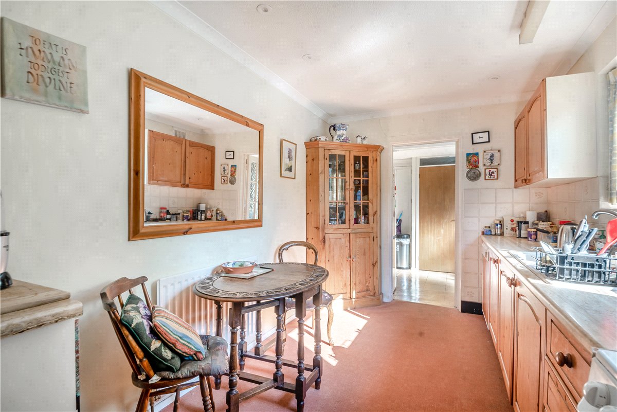 3 bedroom House, Forbes Road, Kings Worthy, SO23 - Available, Image 4
