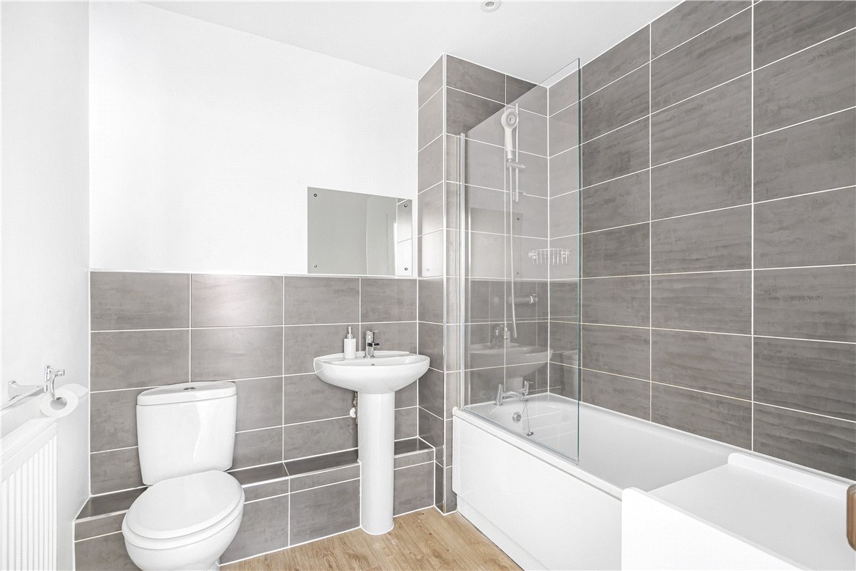2 bedroom Flat, Thenford Way, Banbury, OX16 - Let Agreed, Image 16