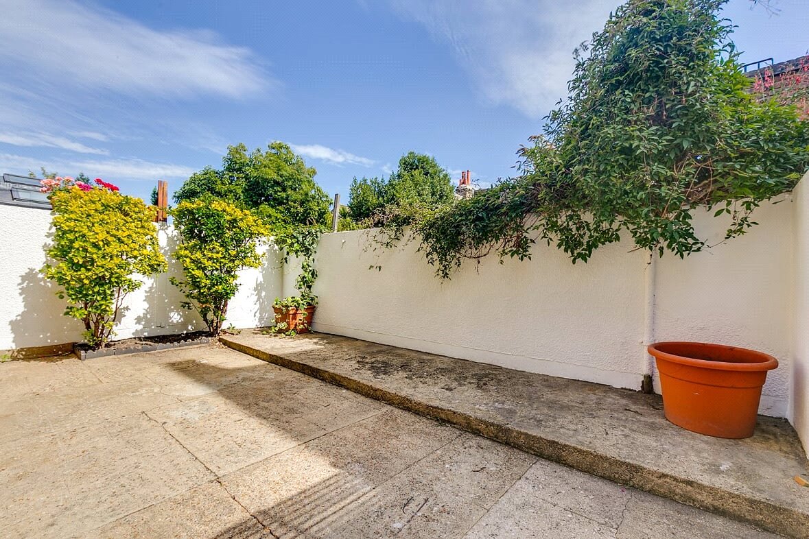 2 bedroom Flat, Danehurst Street, London, SW6 - , Image 2